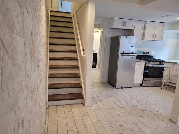 2nd image of 3082 Norcott Dr #B