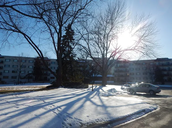 6700 S Brainard Ave APT 417, Countryside, IL 60525