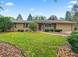 215 S Pine Cir, Whitewater, WI 53190