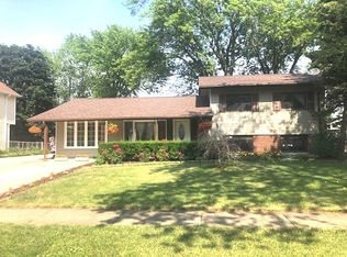 505 Ashland St, Hoffman Estates, IL 60169