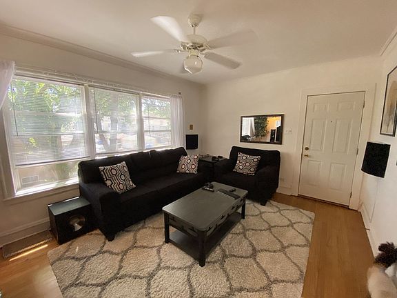 2nd image of 6144 N Hoyne Ave #2106-2