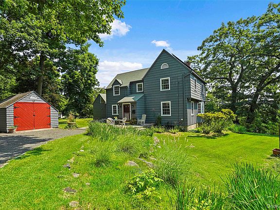 4th image of 39 Forest Avenue