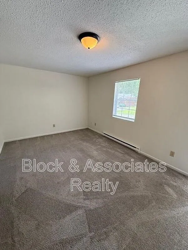 1 bed, 1.0 bath, $720 — Photo 4