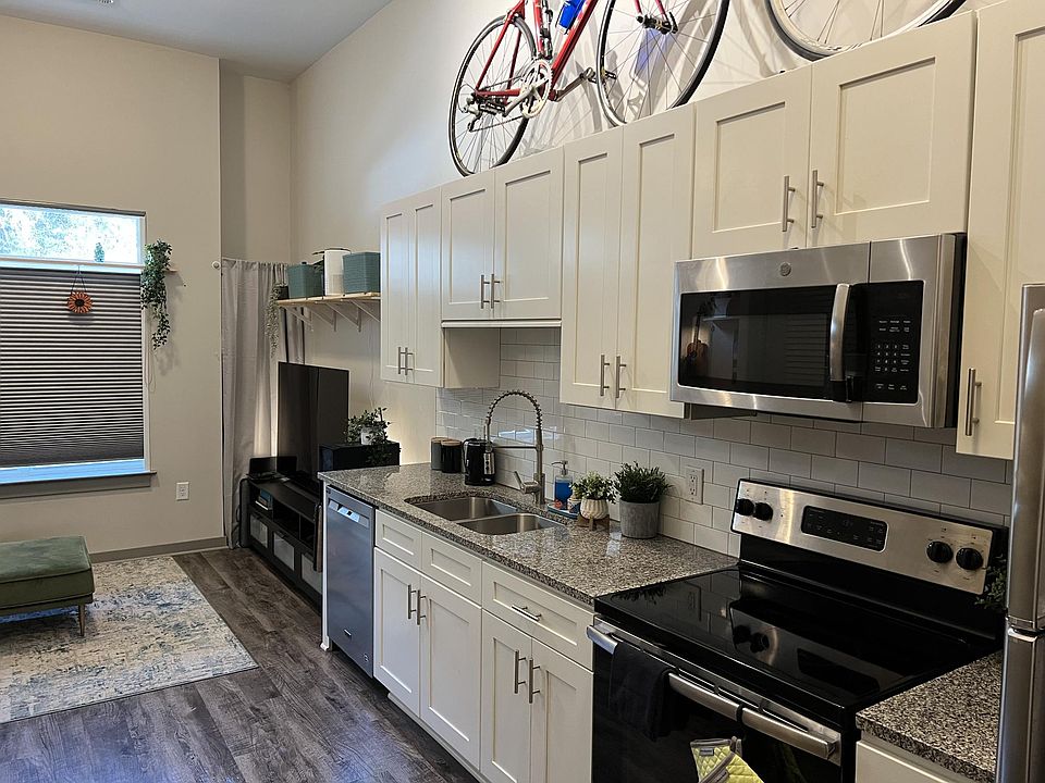 1st image of 782 Riverfront Pkwy APT 111