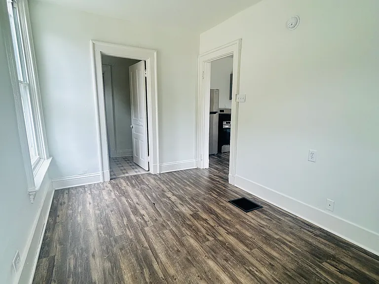 313 W Pike St #101 — Photo 6