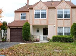 10 Warbler Dr, Voorhees, NJ 08043