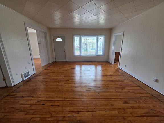 5th image of 88 Milwaukee St Unit 1