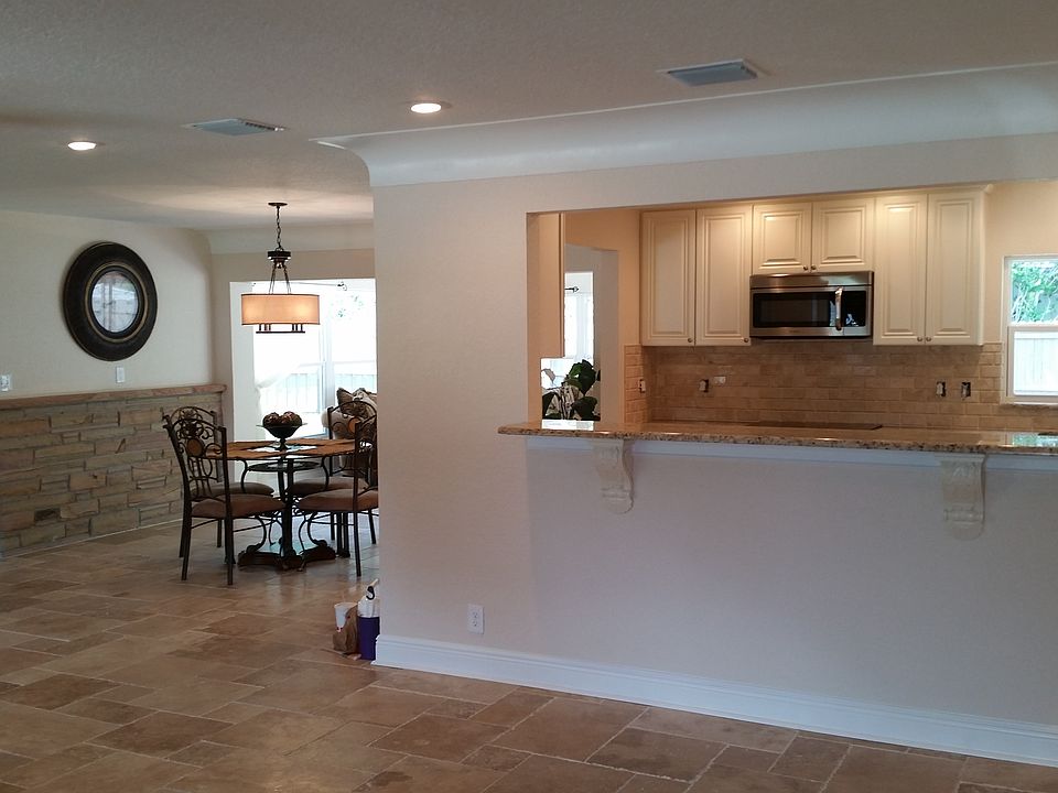 1st image of 1700 Balmoral Dr