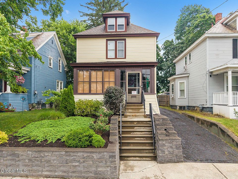 1st image of 833 Harrison Avenue