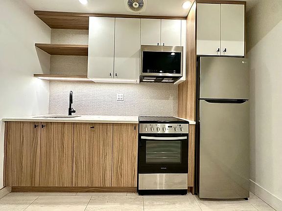 4th image of 1554 New York Ave #1B