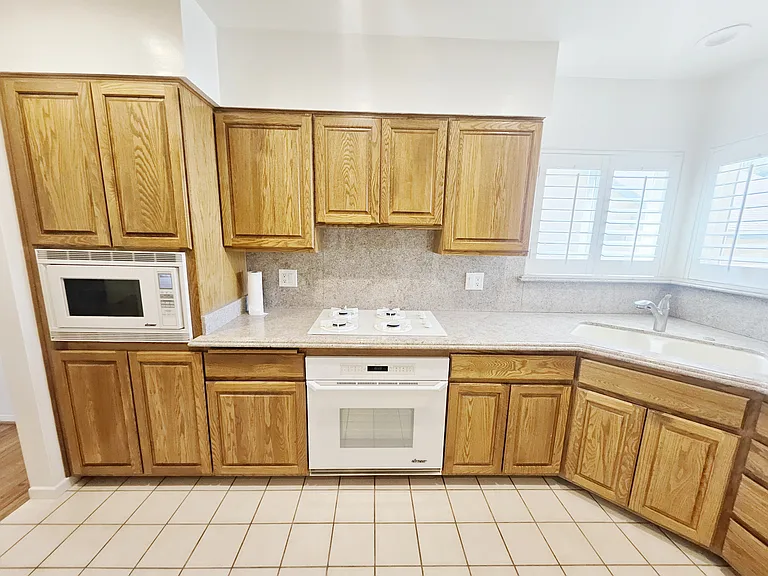6341 Sultana Ave — Photo 5