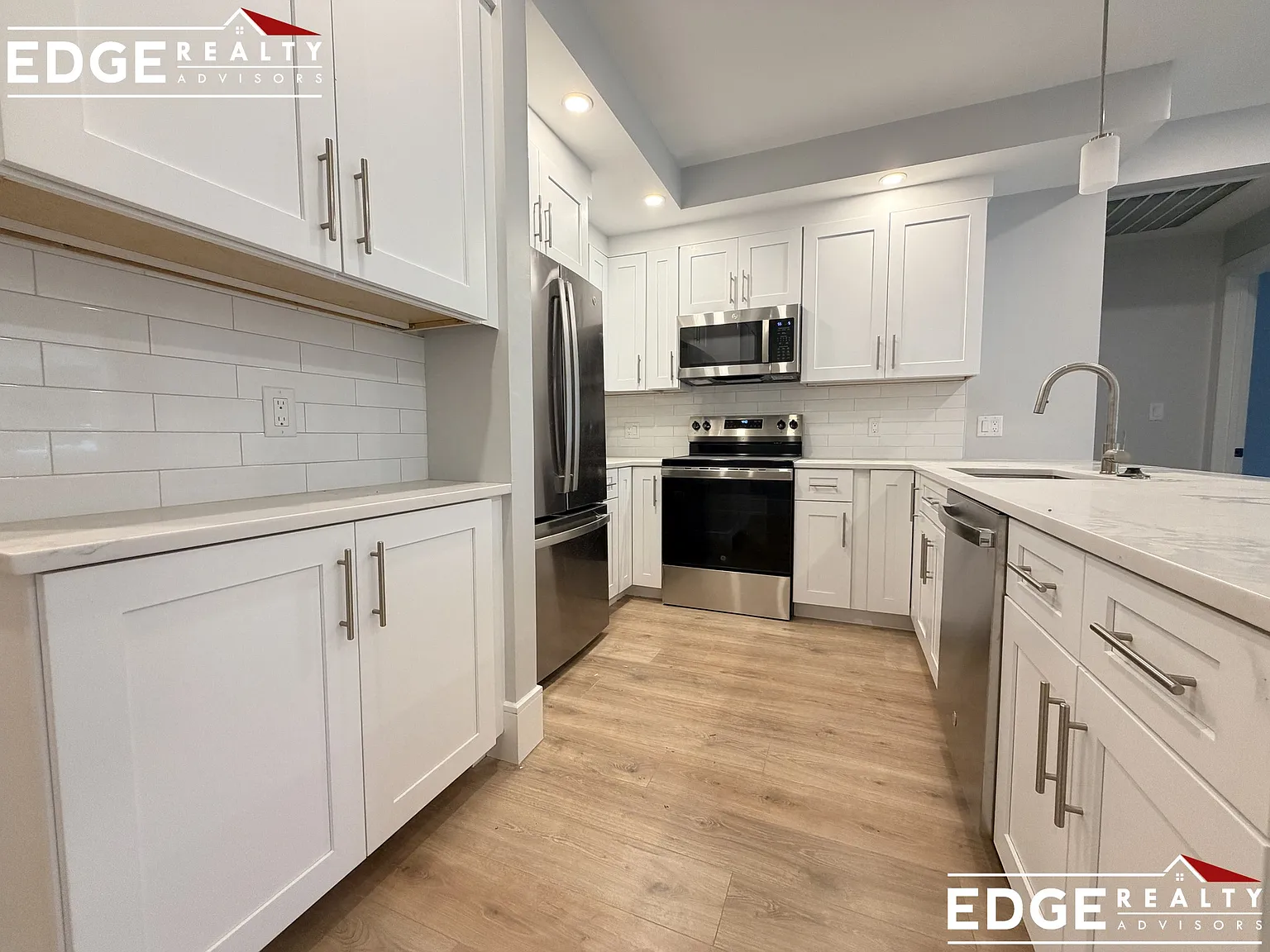 4 bed, $5,900 — Photo 2