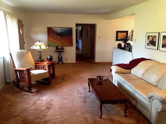 2nd image of 240 Briarwood