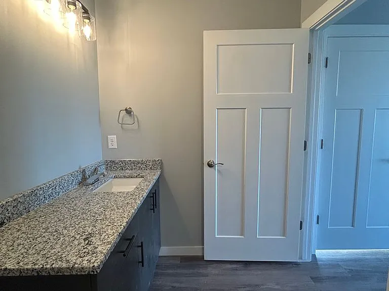 2724 Silver St — Photo 60