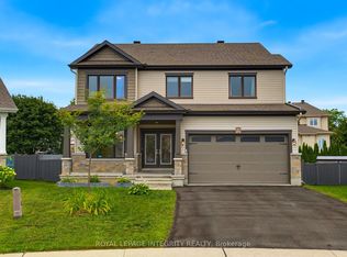 127 Hickstead Way, Ottawa, ON K2S0Z5
