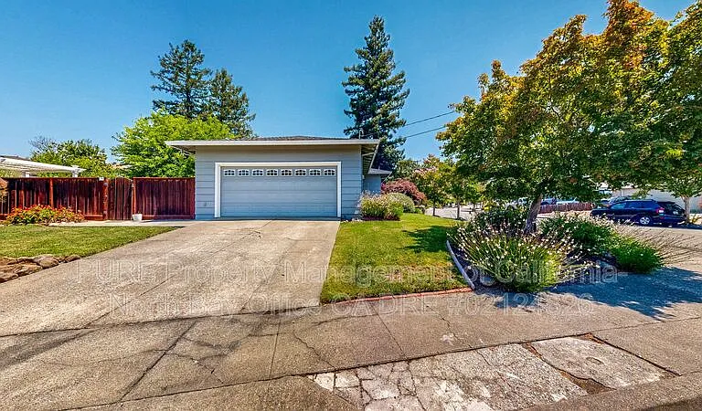 5617 Dupont Dr — Photo 36