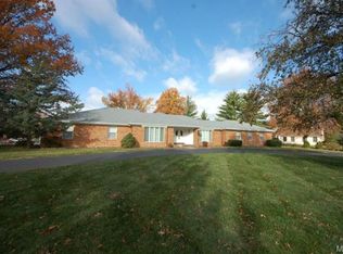 9 Chippenham Ln, Chesterfield, MO 63005