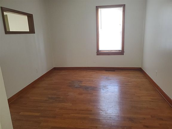 3rd image of 207 S East St