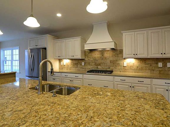 4th image of 143 Lota15 Chickadee Ln #1