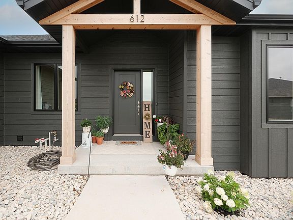 3rd image of 612 18th St SE