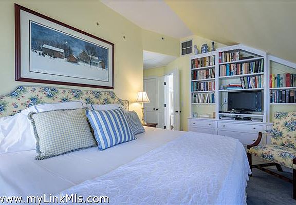 Guest House: Guest Bedroom with ensuite bath