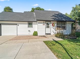 1230 S 9th Ave E, Newton, IA 50208