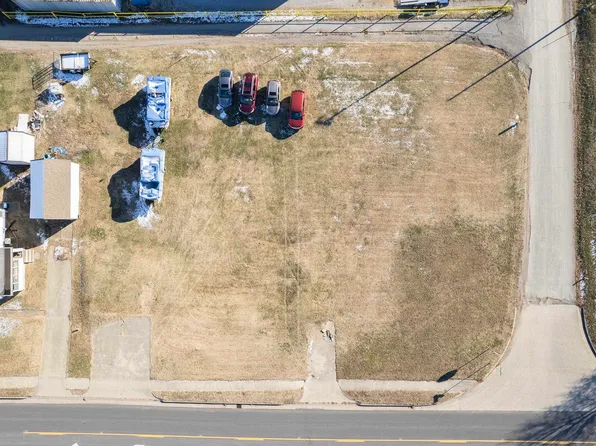 531 W 9th St, Mount Carmel, IL 62863