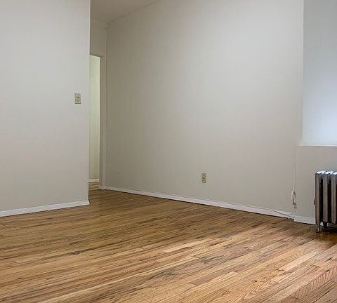 2nd image of 165 W 4th St APT 4