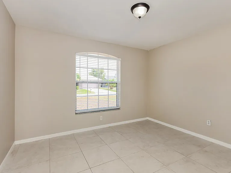 2210 SE 15th St — Photo 14