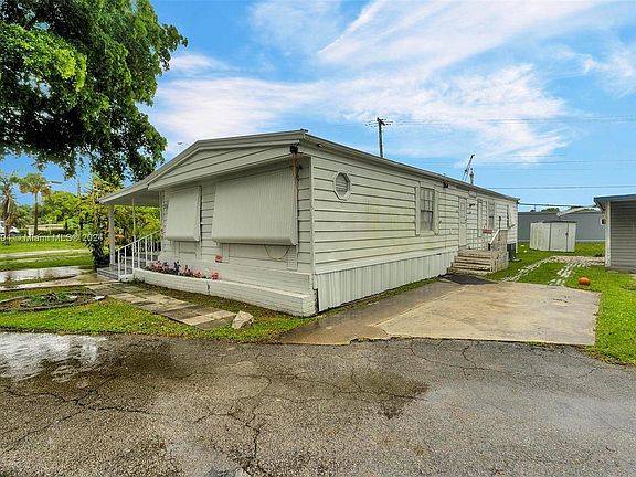 5th image of 4804 SW 47th Ln