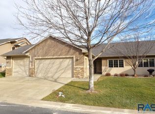 6210 S Cimarron Pl, Sioux Falls, SD 57108