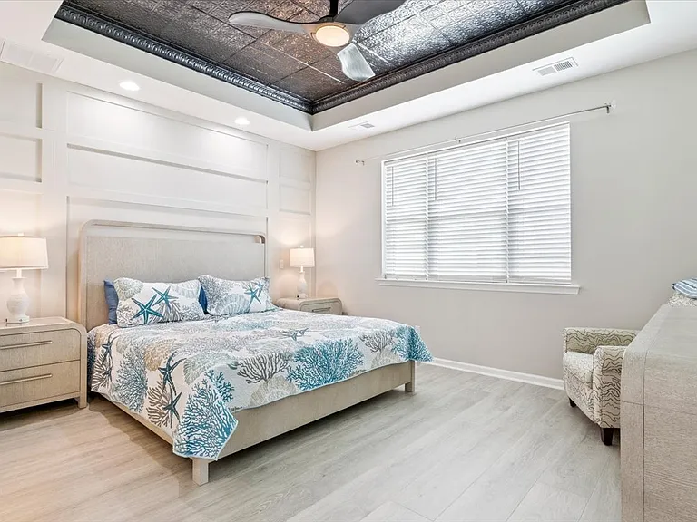 220 Landshark Blvd — Photo 27