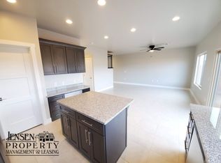 Red Mountain Vista Town Home- End Unit, Ivins, UT 84738