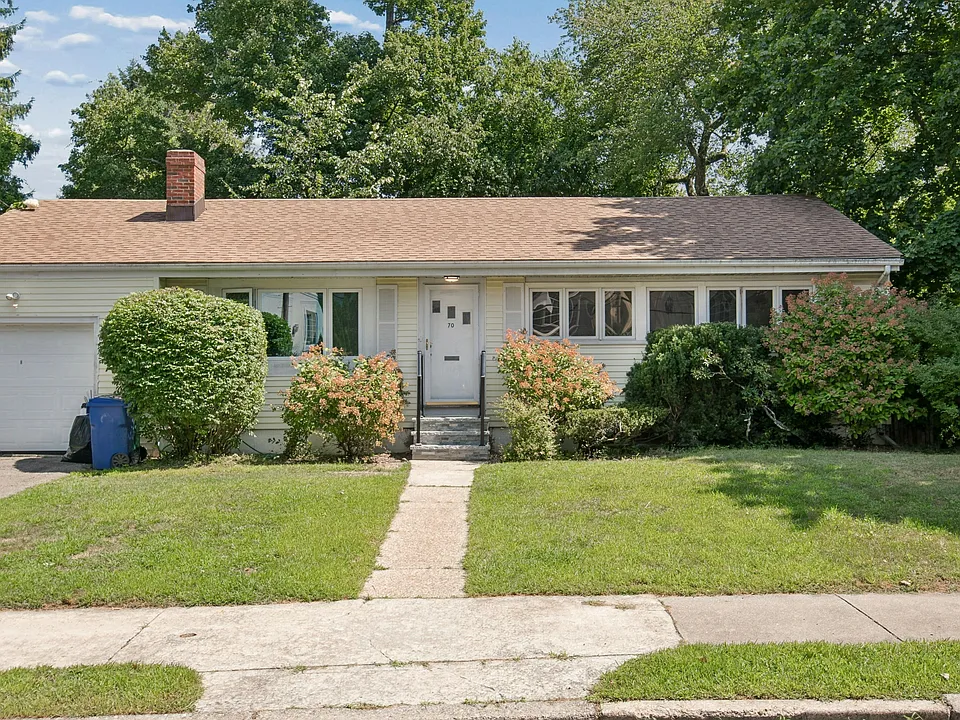 70 Botsford Rd