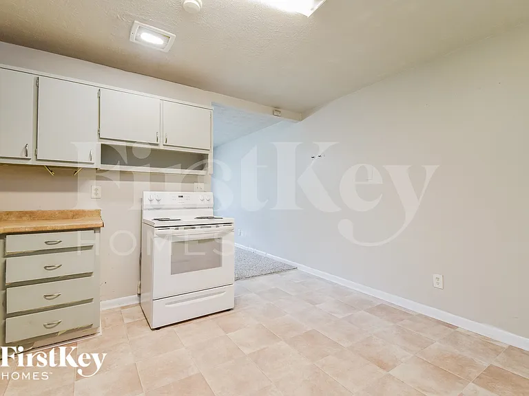 8277 Dunellen Ln — Photo 7