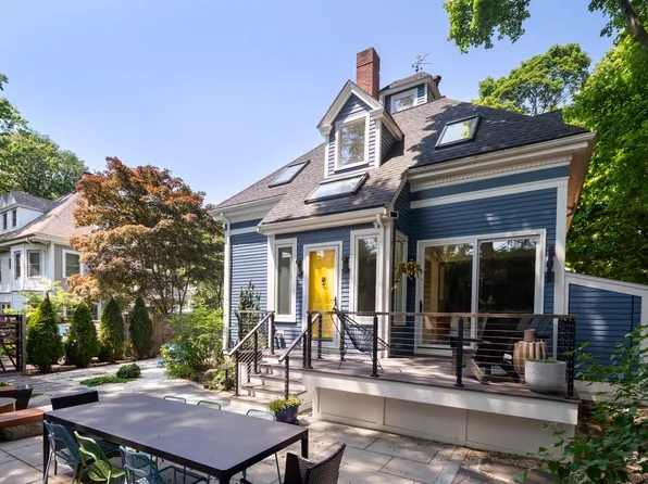 7 Stetson St, Brookline, MA 02446