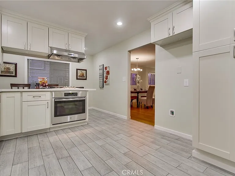 1918 La France Ave — Photo 16