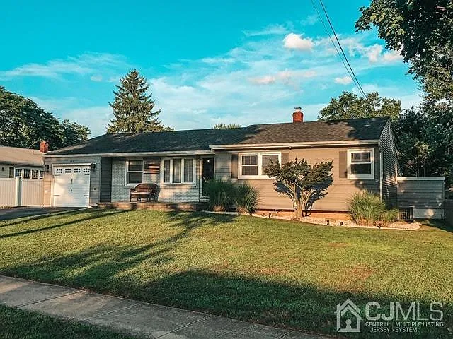 1100 Dorn Ave photo 1