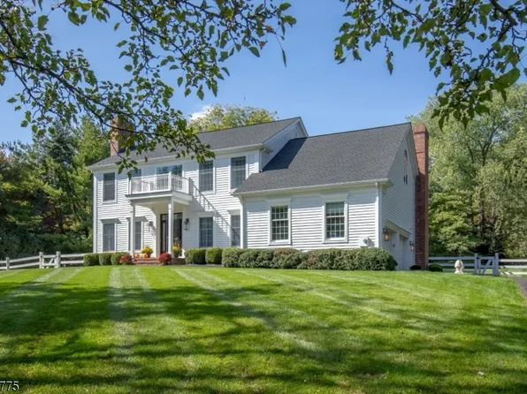 2 Brookside Dr, Peapack Gladstone Boro, NJ 07934