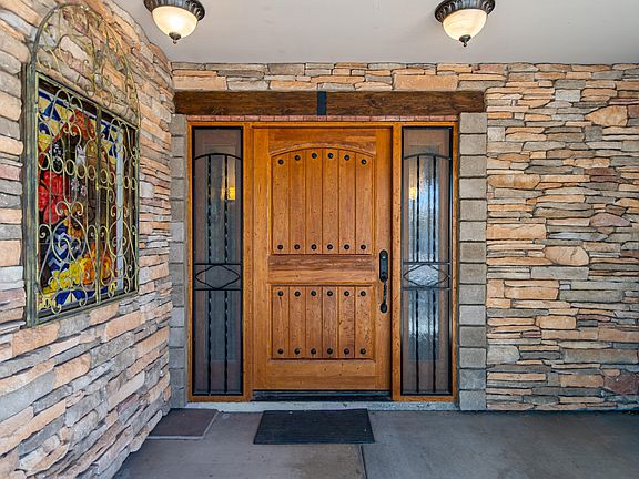 3rd image of 6002 W Loma Ln