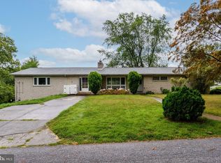 6041 Briar Dr, Harrisburg, PA 17111