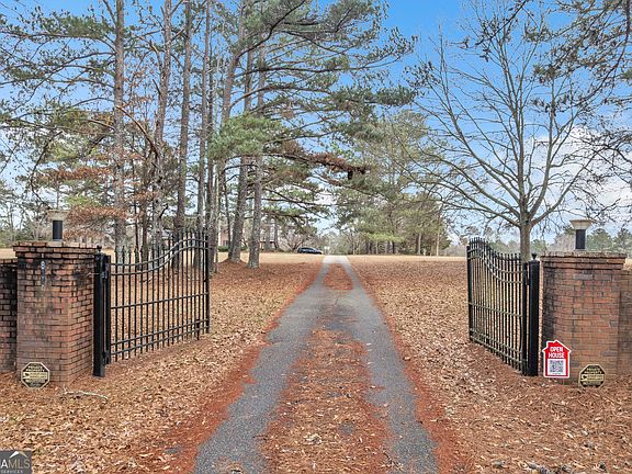 4th image of 838 Conyers Rd