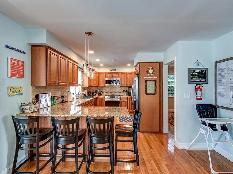 208 New York Ave — Photo 26