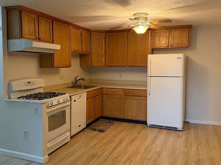 46 Main St #17 — Photo 4