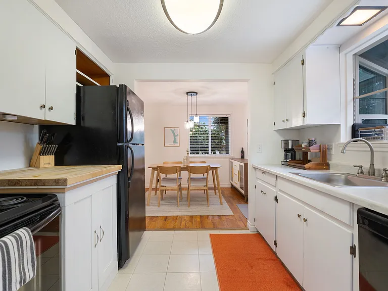 7414 SE Ogden St — Photo 17
