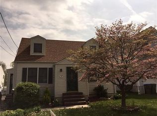 230 Wellington Pl, Edison, NJ 08817