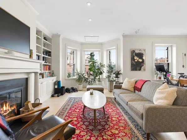238 Marlborough St APT 401, Boston, MA 02116