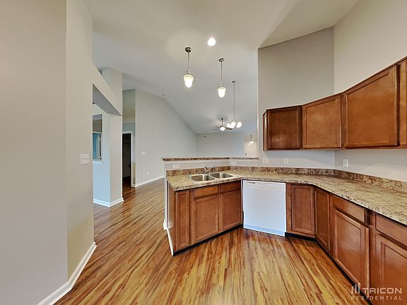 4th image of 1449 Colony Park Dr