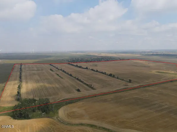 30th St #3, Glen Ullin, ND 58631