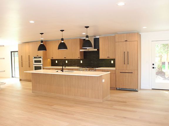 5th image of 3956 S Jersey St